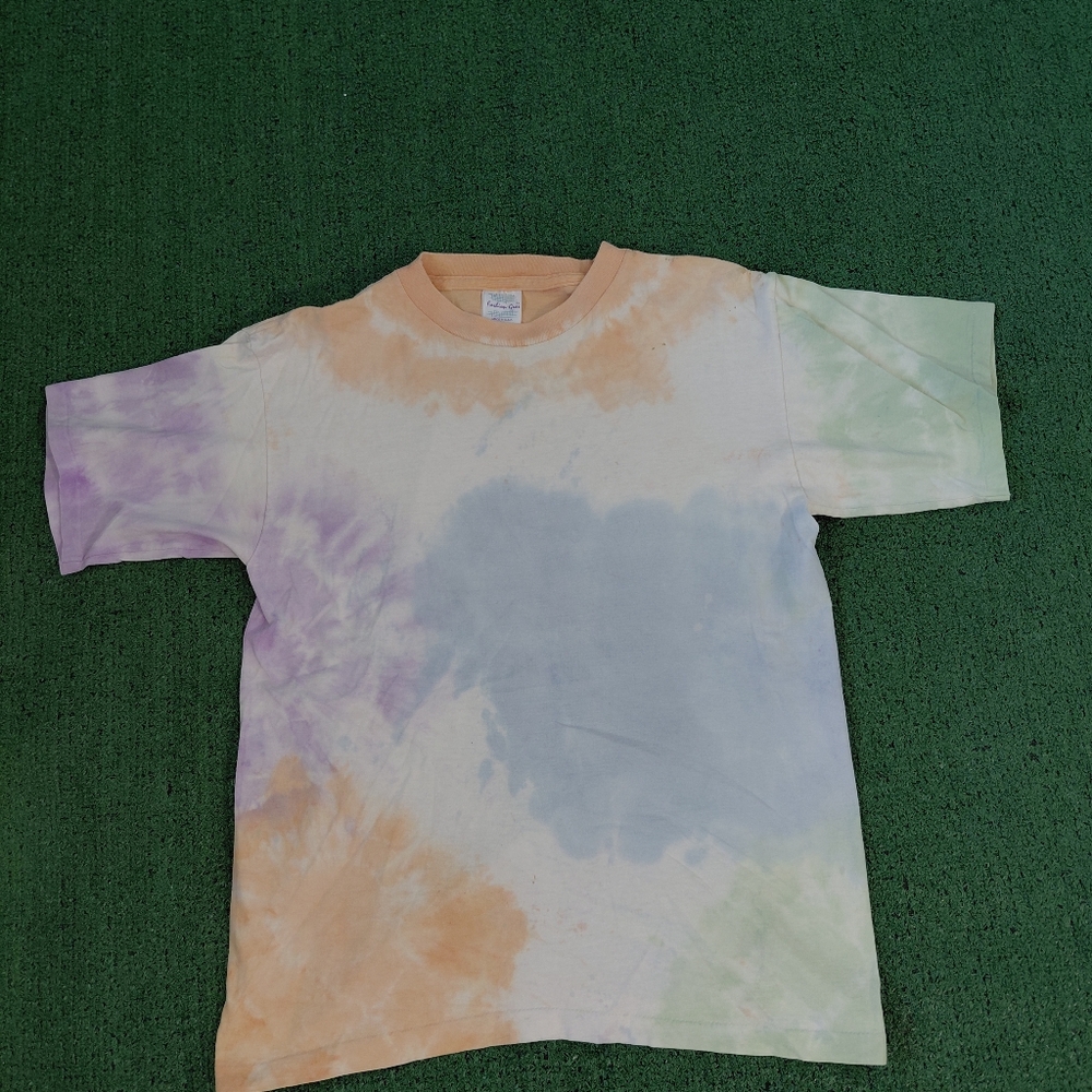 VINTAGE Multi Colored T Shirt Size Medium